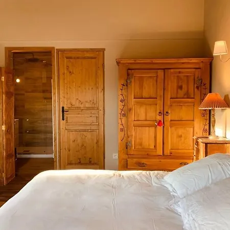 Апартаменты Charmante Maison De Village: Prestation De Qualite, Confort, Terrasse Targassonne