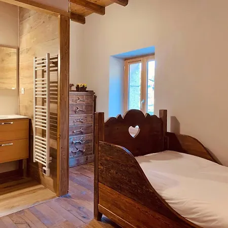 Апартаменты Charmante Maison De Village: Prestation De Qualite, Confort, Terrasse *