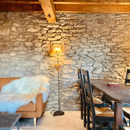 Charmante Maison De Village: Prestation De Qualite, Confort, Terrasse Apartmán
